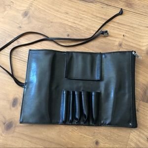 It Cosmetics Travel Brush Case